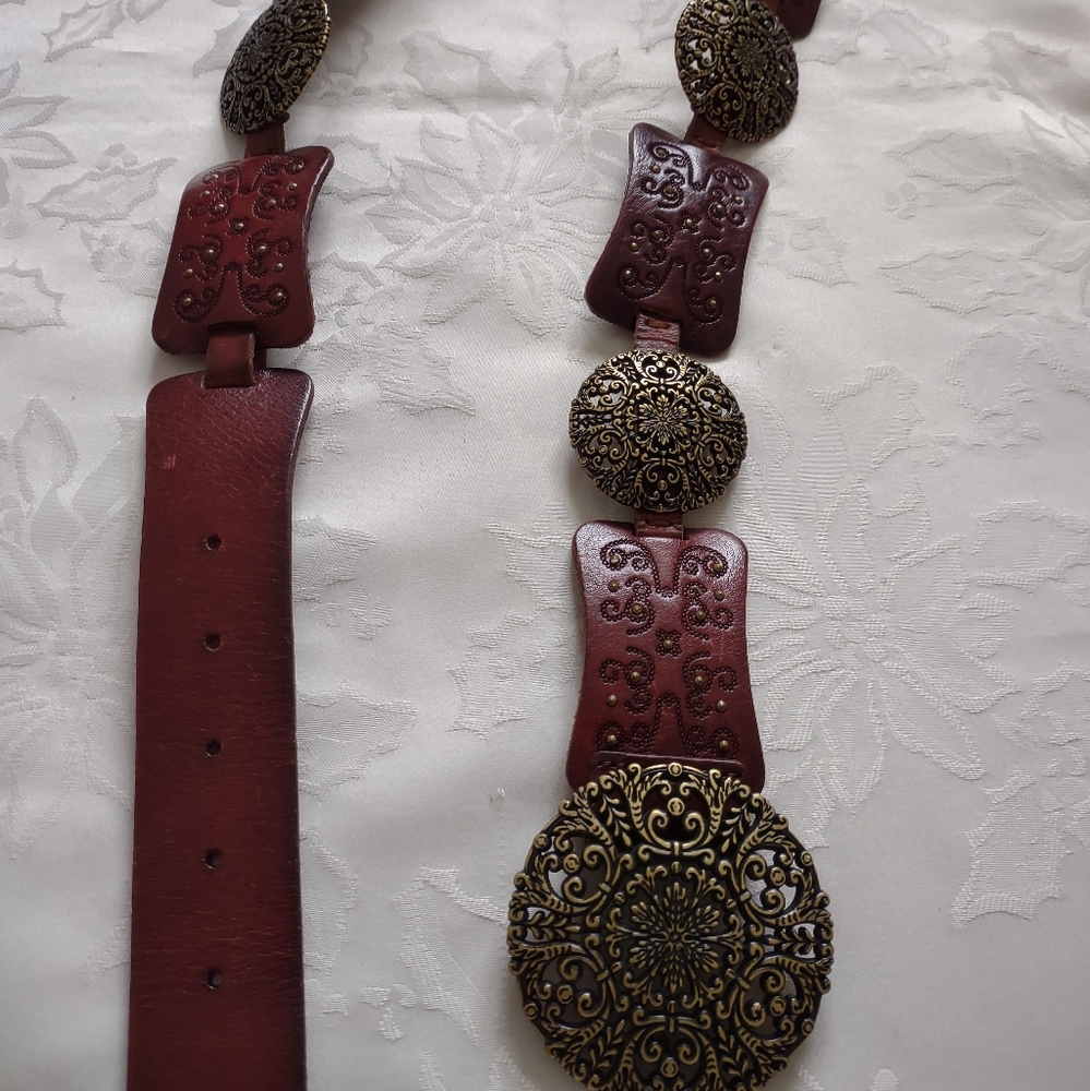 Leather embroidered engraved metallic accents filigree buckle western